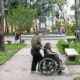 Hay más adultos mayores en México; el sector crece entre el aislamiento, discapacidades y pensiones en riesgo