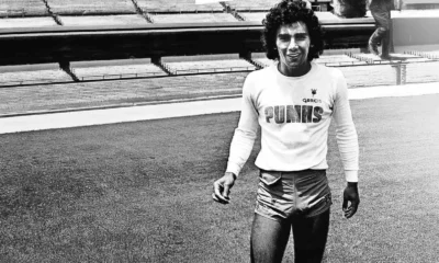 Hugo Sánchez cumple 50 años de su debut como profesional; presume un legado eterno 