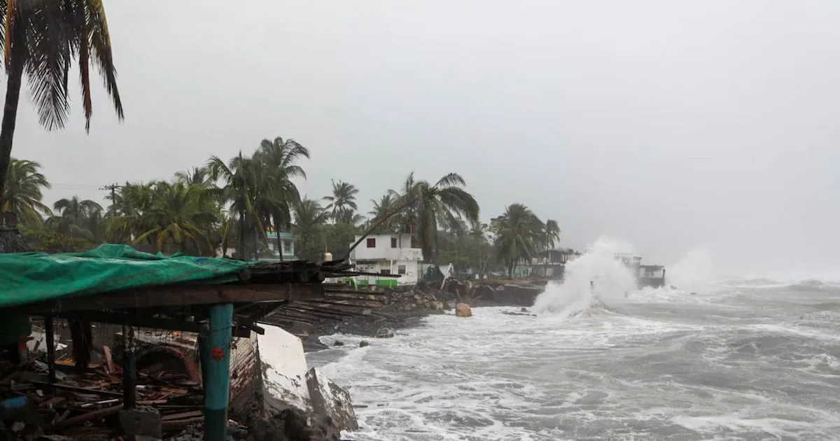 Huracán ‘Simón’ tocará tierra en Sinaloa: ¿Cuándo y en qué categoría Esto alerta Conagua