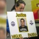Imputan a agente del ICE por arrollar a un hombre