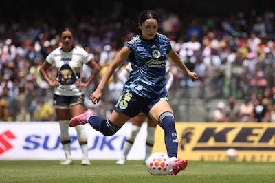 Scarlett Camberos, delantera del Club América, está nominada al Balón de Oro 2026. (Foto: Cuartoscuro)