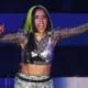 Karen muestra su lado serio sin Los Polinesios