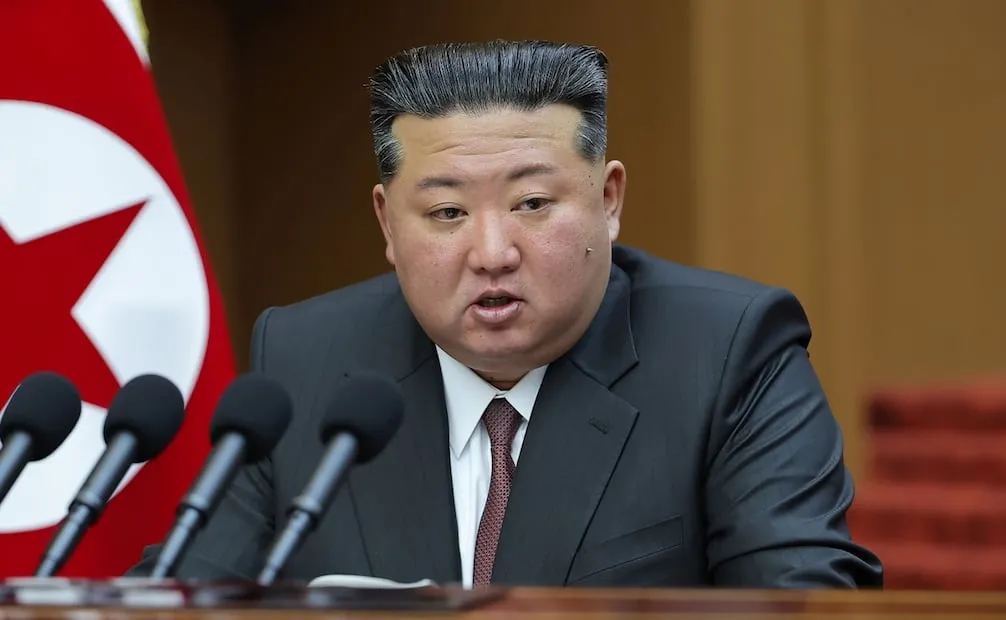 La visita de Kim a China es su último movimiento en una política exterior más asertiva, mientras busca alinear a Pyongyang con Beijing y Moscú en un frente unido contra Estados Unidos. Foto: AP