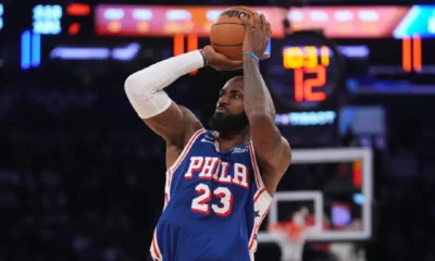 LeBron James debuta con victoria con los 76ers de Filadelfia; vencen a los campeones Knicks