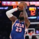 LeBron James debuta con victoria con los 76ers de Filadelfia; vencen a los campeones Knicks