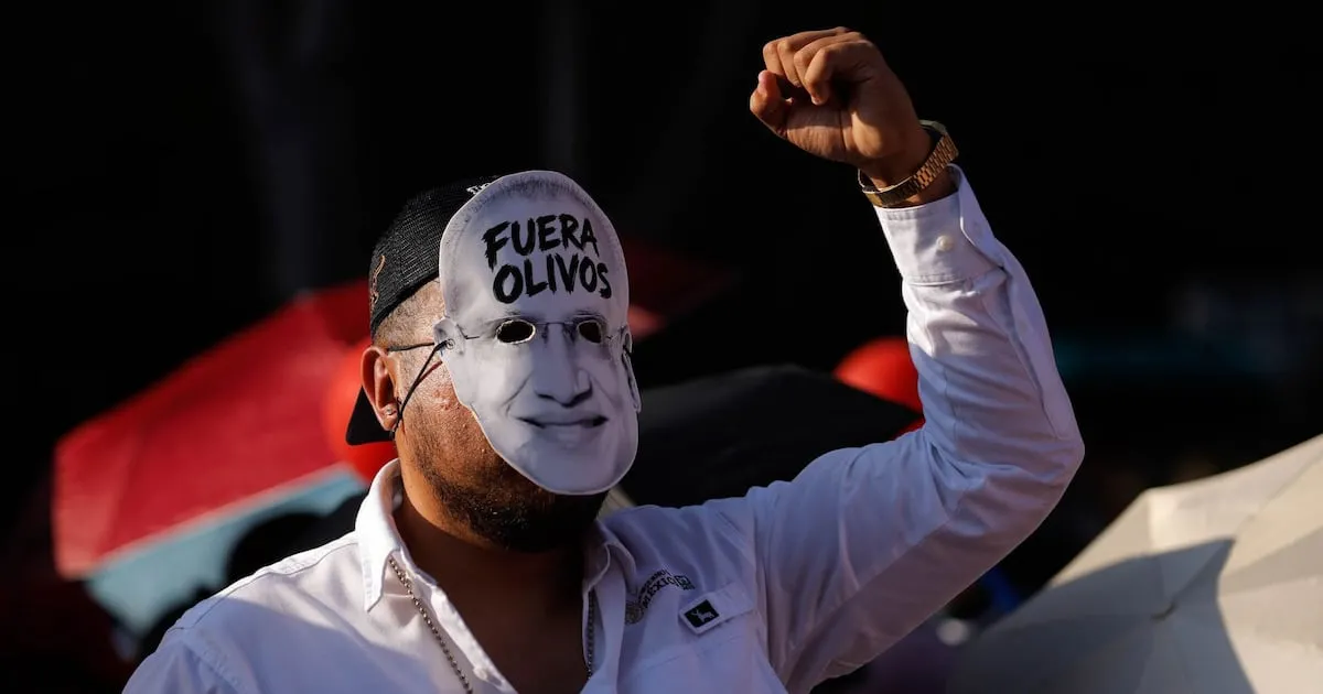 Líder sindical del IMSS rechaza dejar cargo: ‘Fui electo por 6 años’, asegura Rafael Olivos