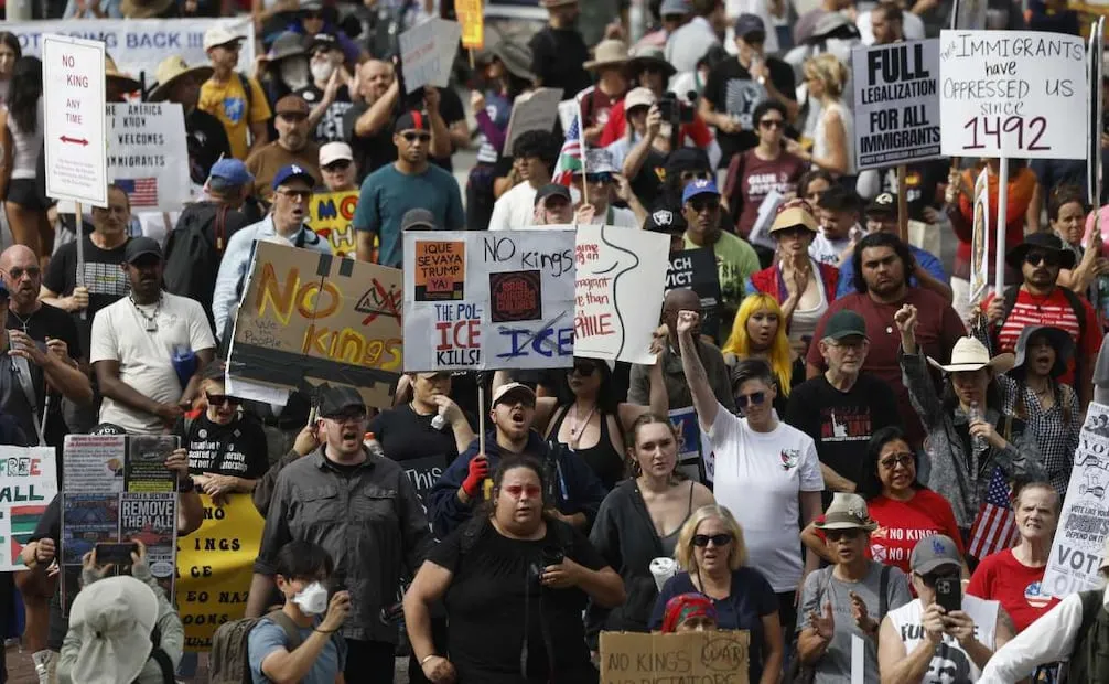 Marcha "No Kings" activó movilizaciones en todo el país estadounidense. Foto: AP /Caroline Brehman