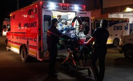 Muere militar durante exhibición de rápel en Universidad de Texas; incidente ocurre previo a partido