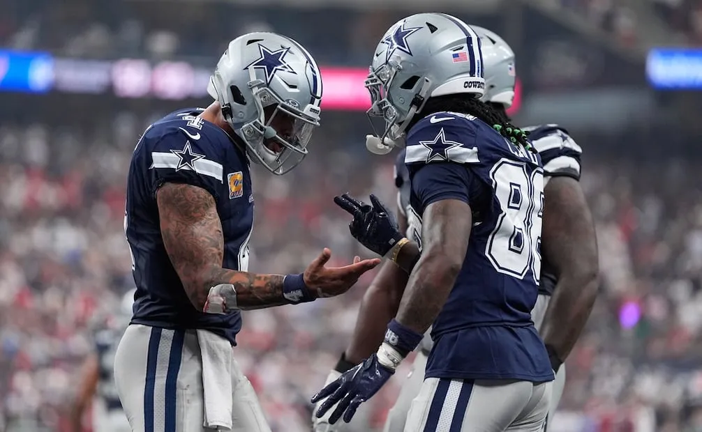 Dallas Cowboys en festejo, durante la temporada regular de la NFL - Foto: AP