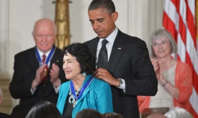 Obama, líderes demócratas y organizaciones latinas lamentan la muerte de Dolores Huerta; "fue una heroína"