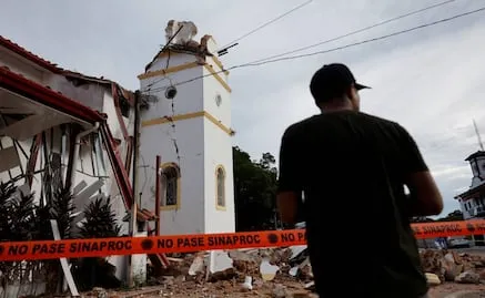 Panamá comienza a levantar escombros tras potente terremoto; registran mas de un centenar de replicas