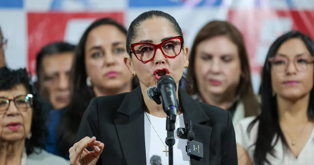 ¿Qué sabemos sobre la detención de Luisa González, excandidata presidencial de Ecuador?
