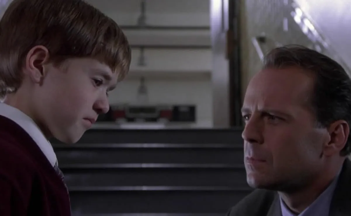 ¿Qué ver?: "El sexto sentido", la joya del suspenso psicológico que encumbró a Bruce Willis