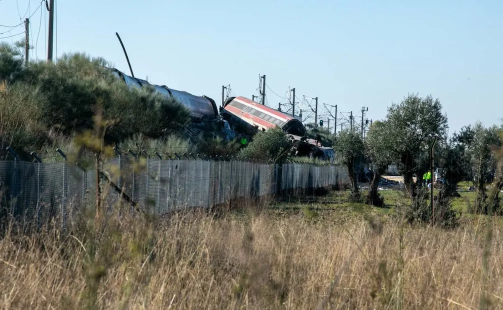 Reportan choque de 2 trenes en Toledo, España; deja saldo de, al menos, 10 muertos