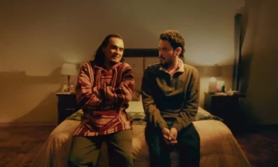 Ricardo Pérez toma chismes con humor