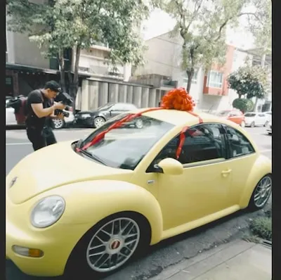 ‘Un taxista seduciendo a la vida’: Ricardo Arjona regala auto a mexicano que inspiró ‘Historia de un taxi’